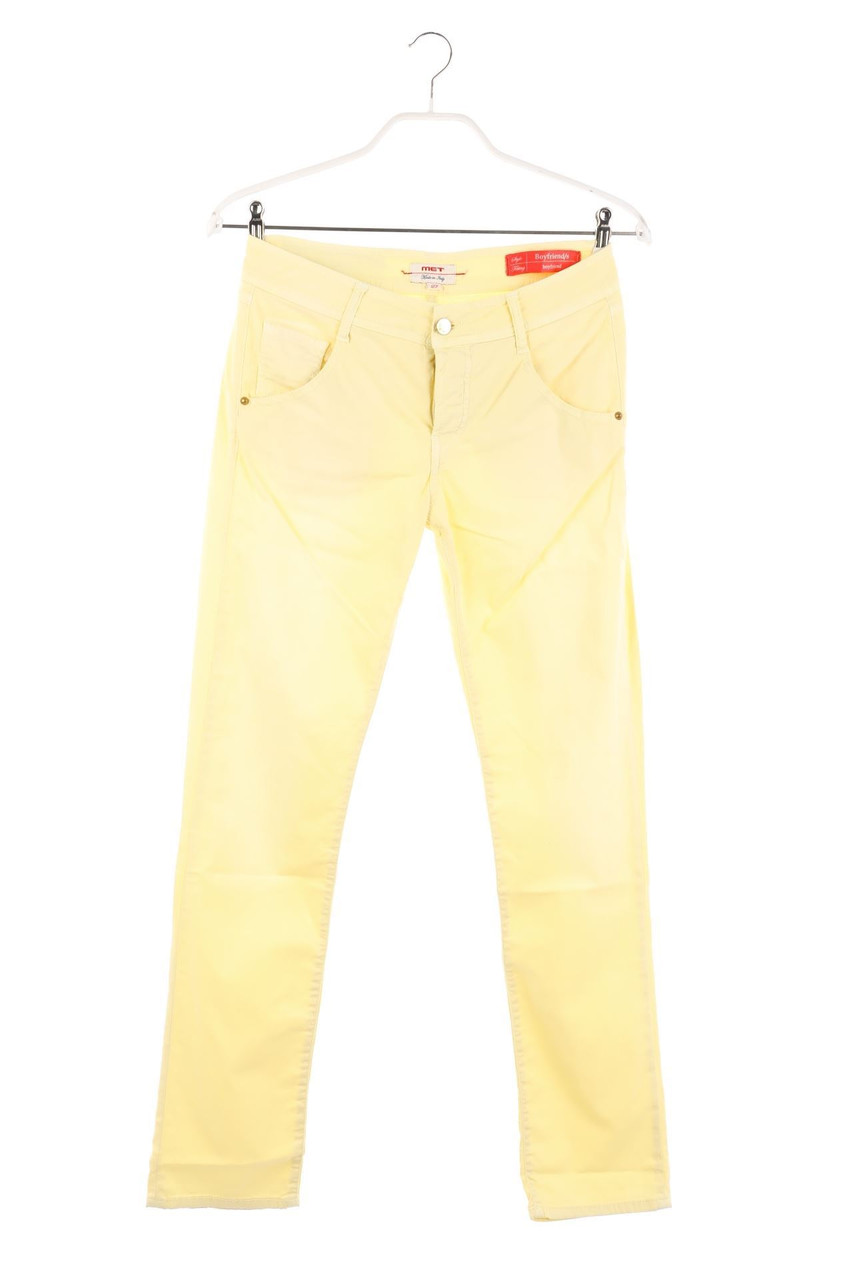 MET - Boyfriend-Jeans with Logo Patch - W27