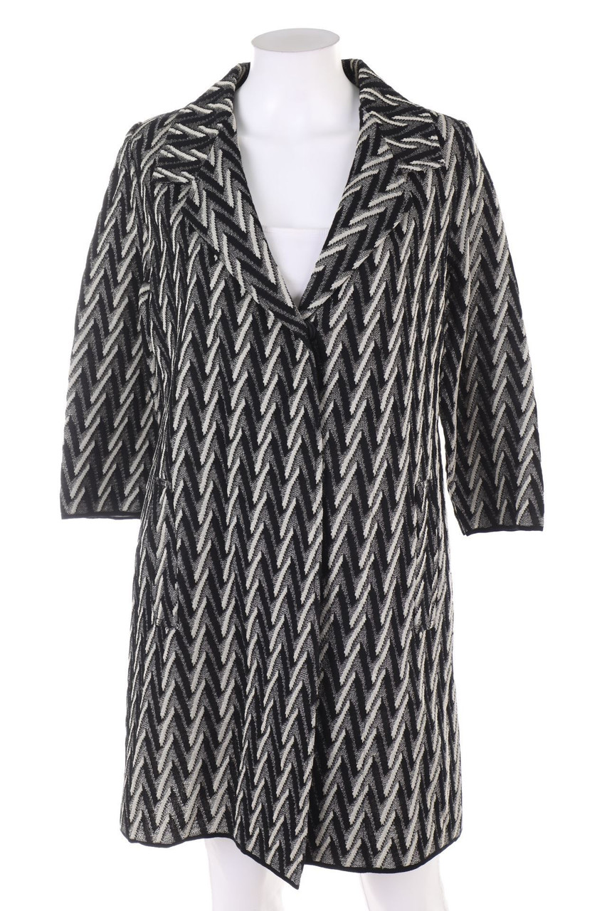NEERA - Coat with Zig Zag Pattern - D 40