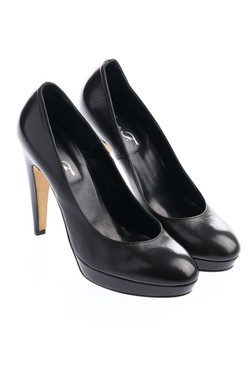 Anna F. - Pumps aus Leder